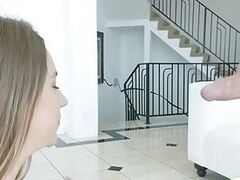 Трахнул огромным членом милую Daisy Stone и обкончал лицо